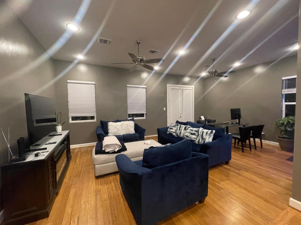 N-E-G Skai Midtown Of Houston Villa Luaran gambar