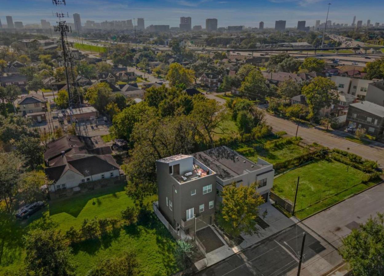 N-E-G Skai Midtown Of Houston Villa Luaran gambar