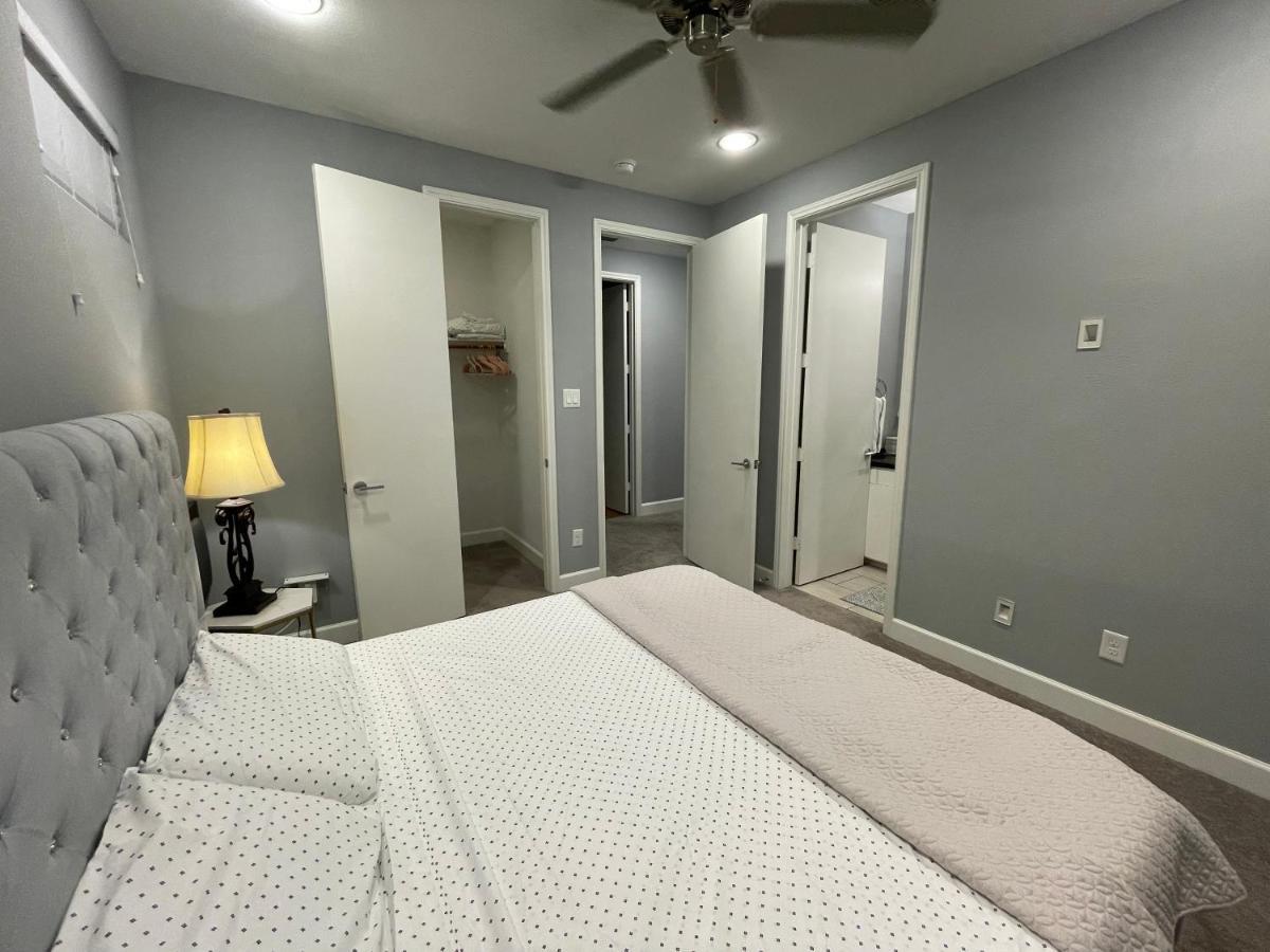N-E-G Skai Midtown Of Houston Villa Luaran gambar
