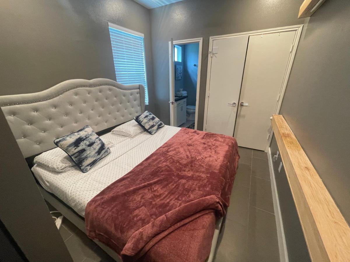 N-E-G Skai Midtown Of Houston Villa Luaran gambar